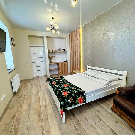 Lux Apartment & Центр,Жк Театральний Rivne Exterior foto